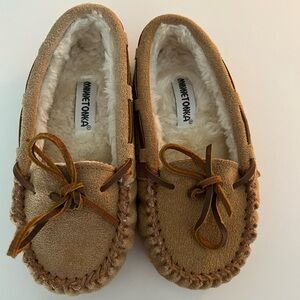 Toddler Minnetonka NWOT size 10